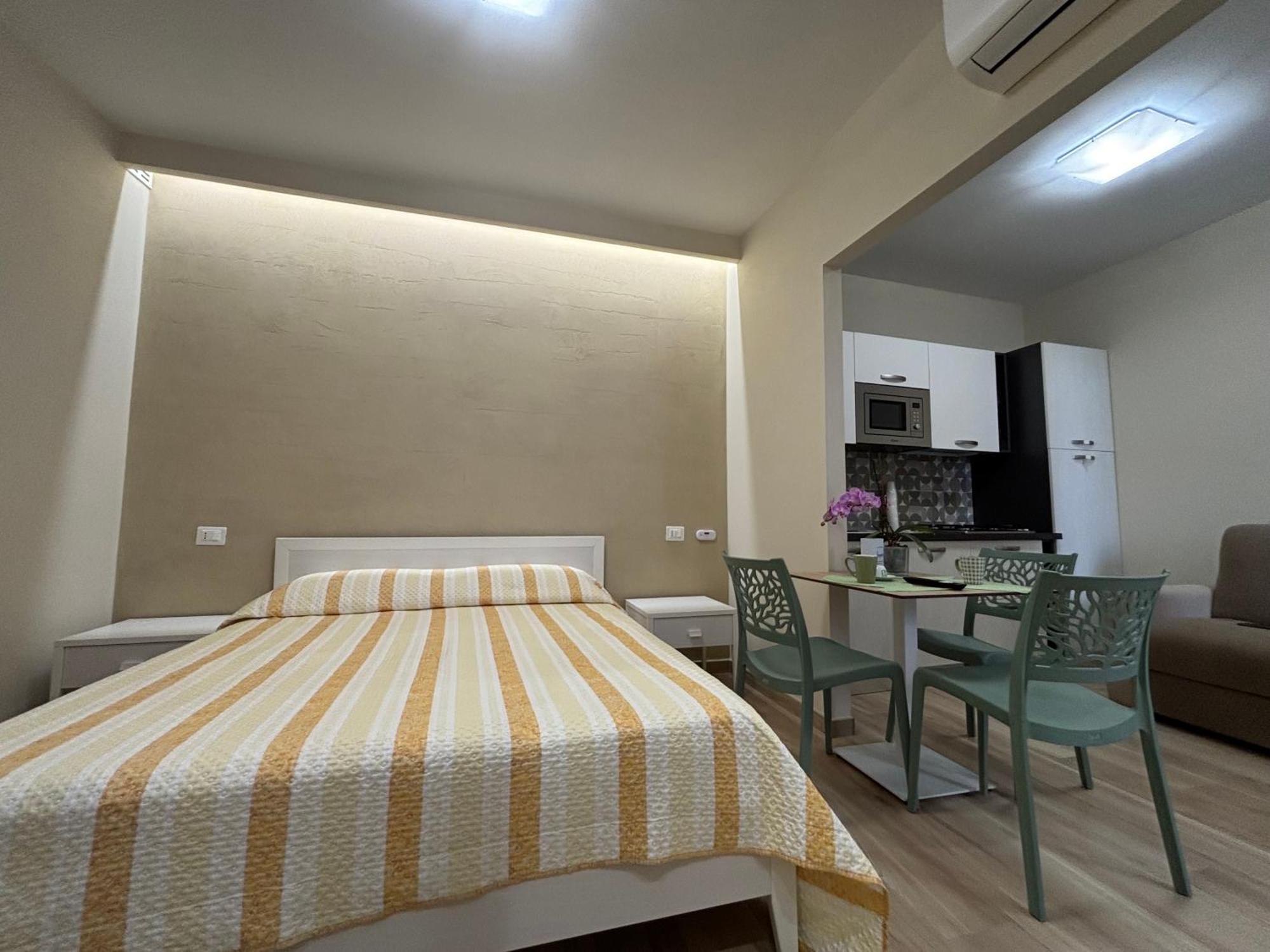 דירות פיצו Residenza Ferdinando - 40M Dal Mare מראה חיצוני תמונה
